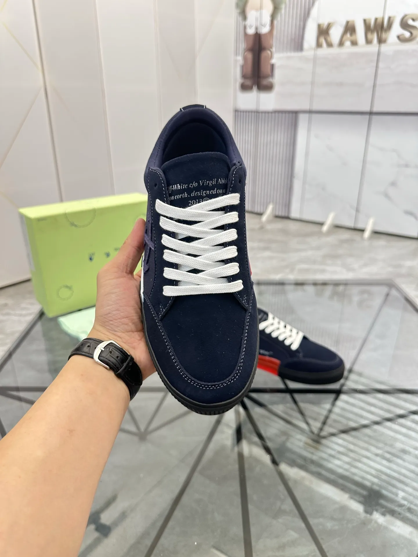 Selling men's shoes 💰: 💰P440¥ Product trademark: OFF WHITE * "OFF WHITE*" low-top casual shoes Regular size: 35-45 (can be customized to 46) Couple style Product materials: imported nubuck leather upper spliced ​​with original fabric, breathable lining, original outsole. No.: H203